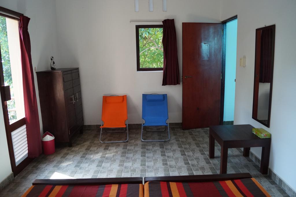 Sri Beach Bungalows And Villa Маравила Екстериор снимка