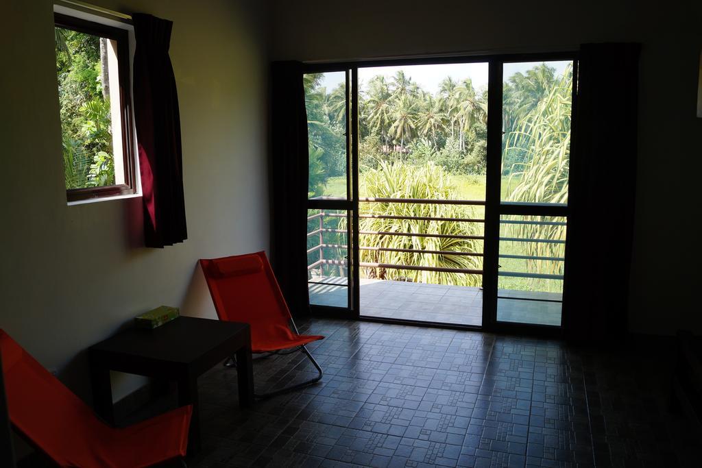 Sri Beach Bungalows And Villa Маравила Екстериор снимка