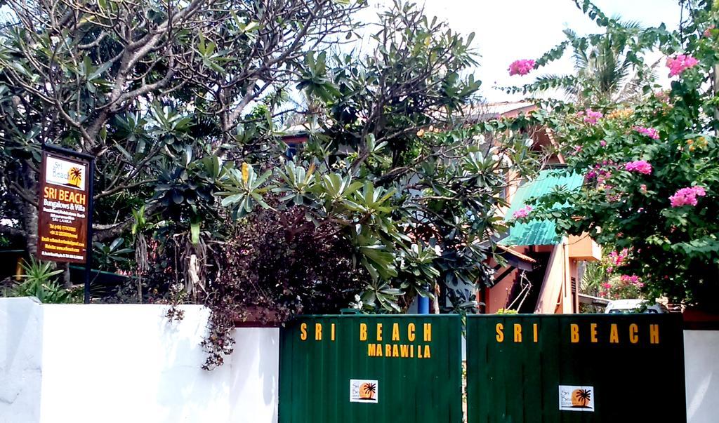 Sri Beach Bungalows And Villa Маравила Екстериор снимка