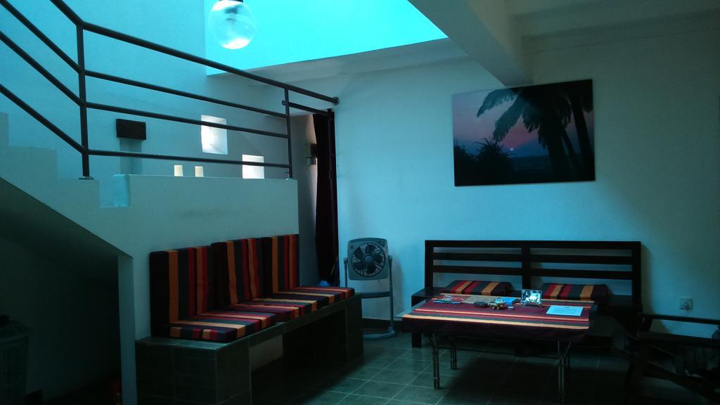 Sri Beach Bungalows And Villa Маравила Екстериор снимка